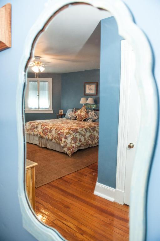 Cedars & Beeches Bed & Breakfast Long Branch Oda fotoğraf