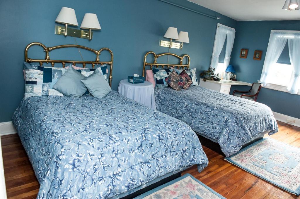 Cedars & Beeches Bed & Breakfast Long Branch Oda fotoğraf